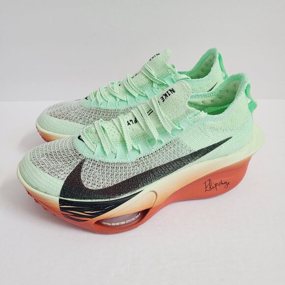 Athletic_Shoes